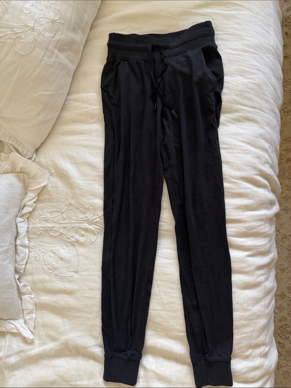 Lululemon Women's Black Drawstring Jogger Pants